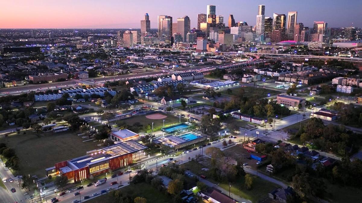 Htx Dtown Apt I Sleeps 7 Wi-Fi Parking Free Gym Houston Ngoại thất bức ảnh